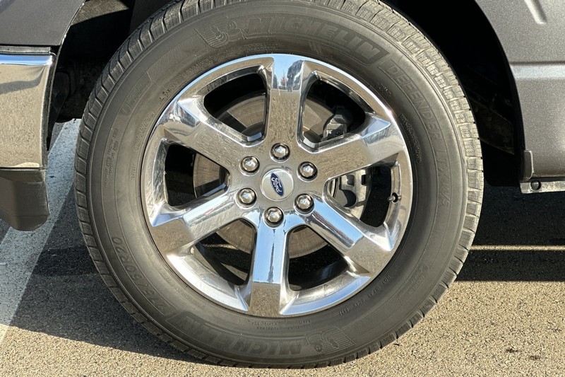 Ford F-150 Vehicle Full-screen Gallery Image 46