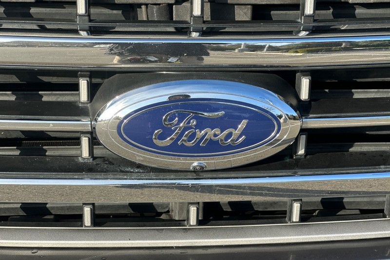 Ford F-150 Vehicle Full-screen Gallery Image 48