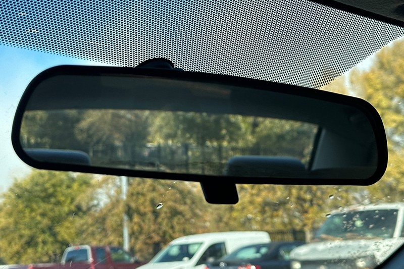 Toyota Corolla Vehicle Full-screen Gallery Image 23