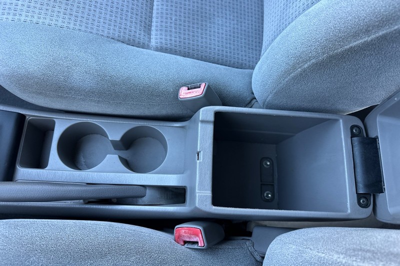 Toyota Corolla Vehicle Full-screen Gallery Image 29