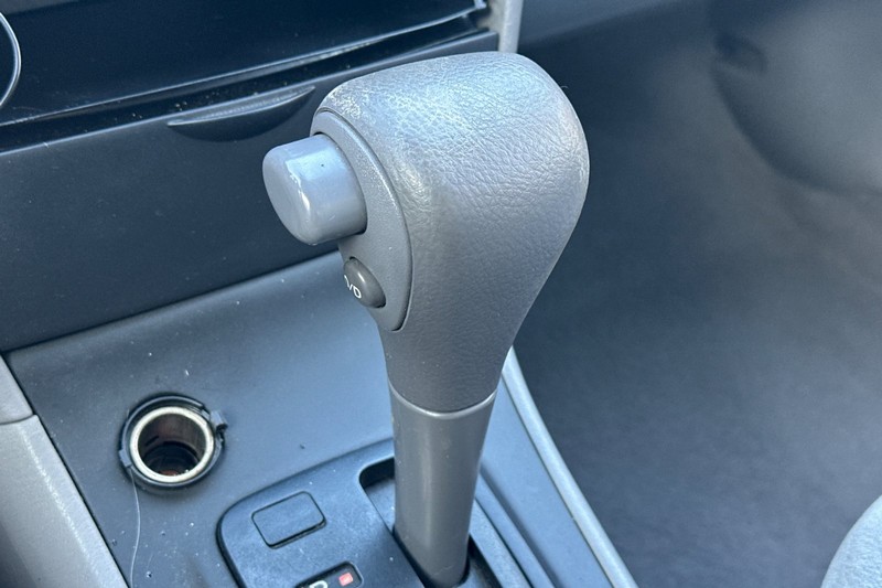 Toyota Corolla Vehicle Full-screen Gallery Image 30