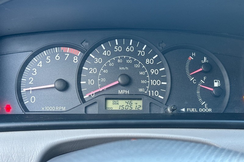 Toyota Corolla Vehicle Full-screen Gallery Image 34