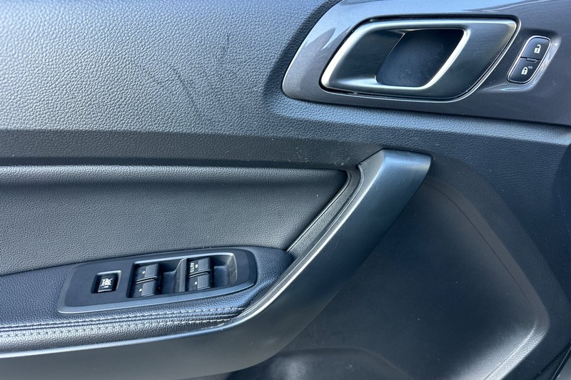 Ford Ranger Vehicle Full-screen Gallery Image 11