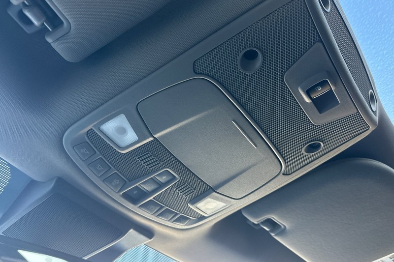 Ford F-150 Vehicle Full-screen Gallery Image 23