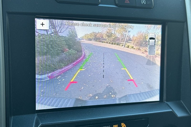 Ford F-150 Vehicle Full-screen Gallery Image 26