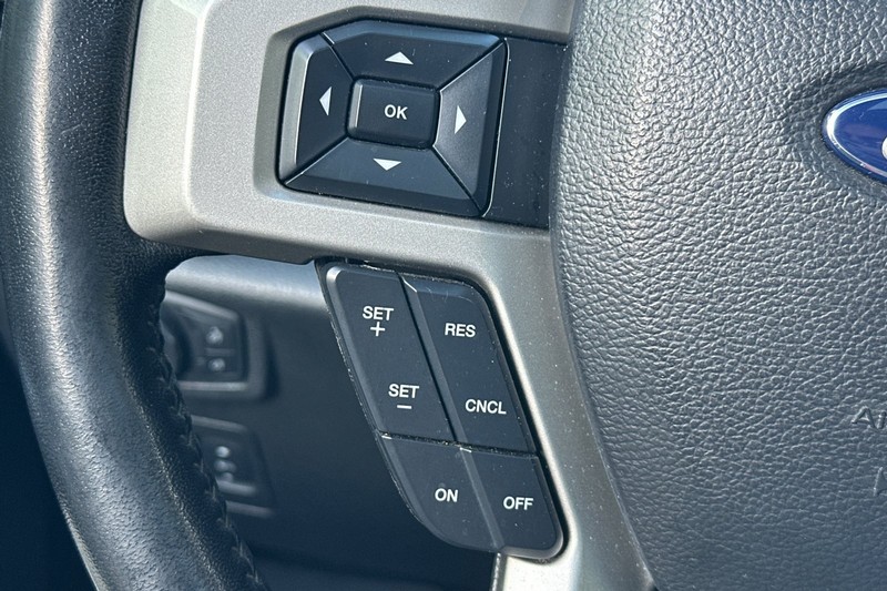 Ford F-150 Vehicle Full-screen Gallery Image 36