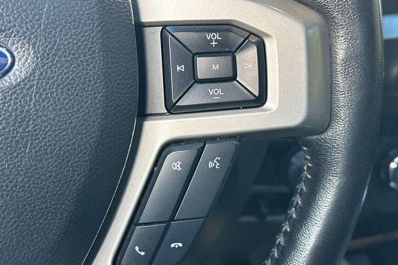 Ford F-150 Vehicle Full-screen Gallery Image 38