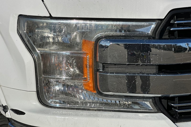 Ford F-150 Vehicle Full-screen Gallery Image 46