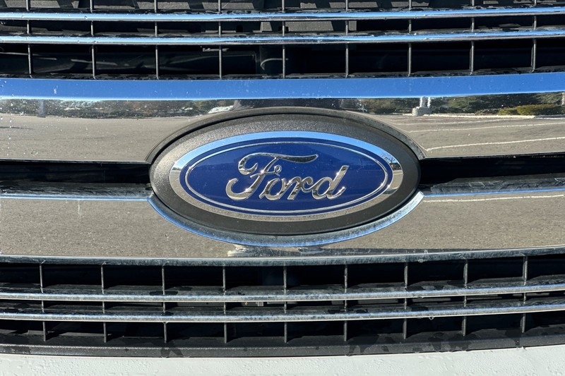 Ford F-150 Vehicle Full-screen Gallery Image 47