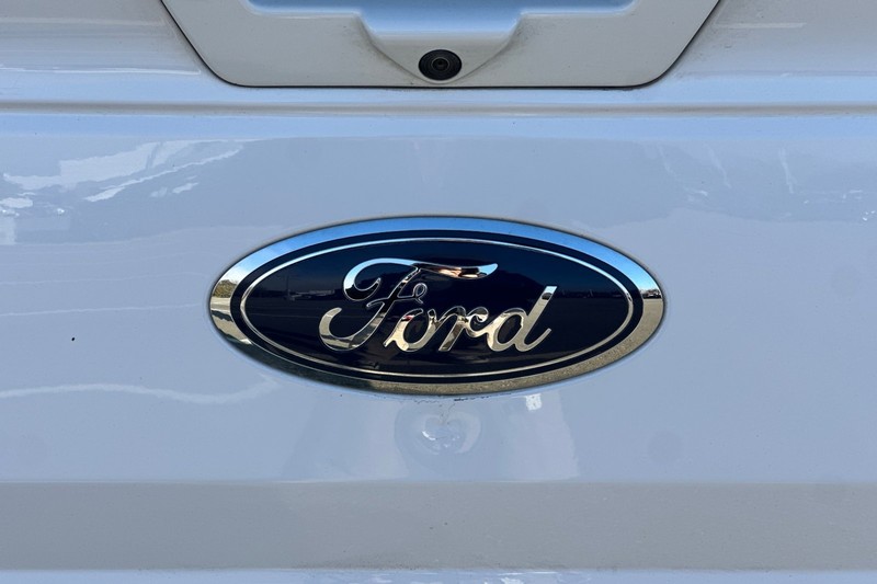 Ford F-150 Vehicle Full-screen Gallery Image 49