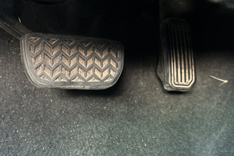 Toyota Tacoma 4WD Vehicle Full-screen Gallery Image 42