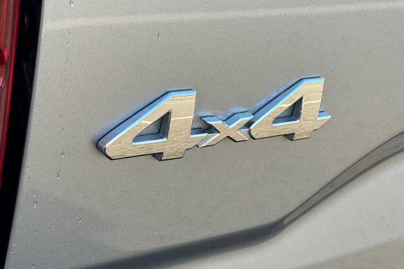 Toyota Tacoma 4WD Vehicle Full-screen Gallery Image 49