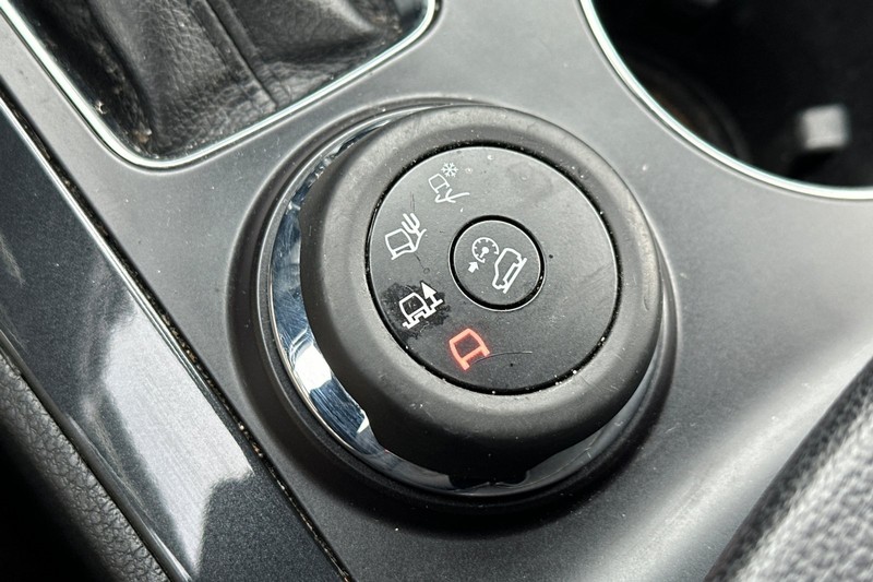 Ford Explorer Vehicle Full-screen Gallery Image 33