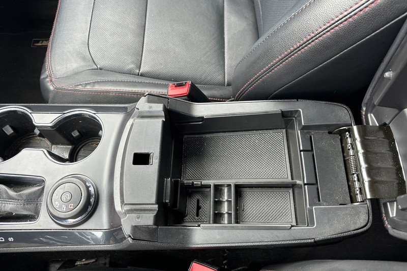 Ford Explorer Vehicle Full-screen Gallery Image 34