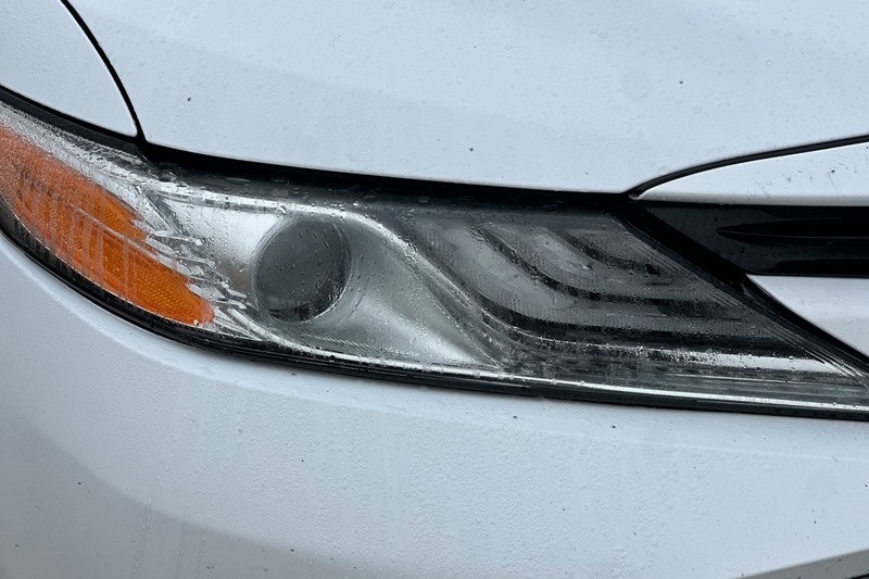 Toyota Camry Vehicle Full-screen Gallery Image 44