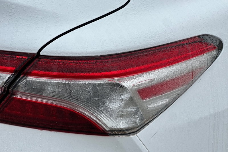 Toyota Camry Vehicle Full-screen Gallery Image 48