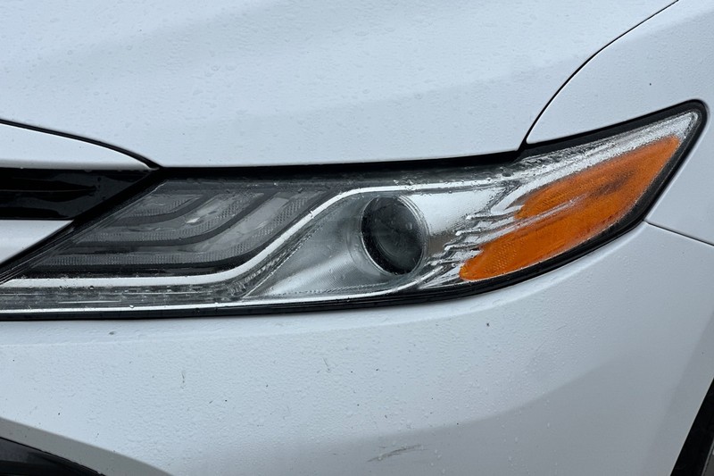 Toyota Camry Vehicle Full-screen Gallery Image 50