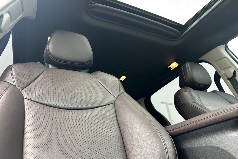 Toyota Sienna Vehicle Full-screen Gallery Image 20