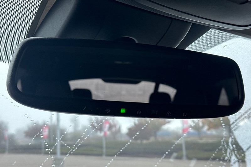 Toyota Sienna Vehicle Full-screen Gallery Image 25