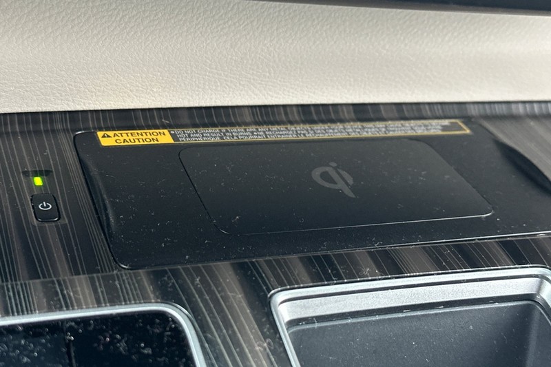 Toyota Sienna Vehicle Full-screen Gallery Image 31