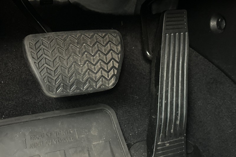 Toyota Sienna Vehicle Full-screen Gallery Image 43