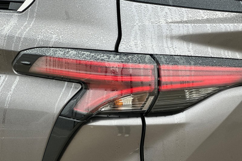 Toyota Sienna Vehicle Full-screen Gallery Image 47