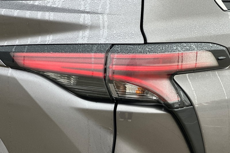 Toyota Sienna Vehicle Full-screen Gallery Image 49