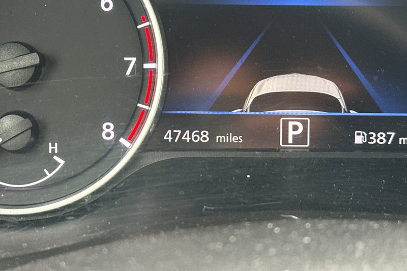 Nissan Sentra Vehicle Full-screen Gallery Image 40