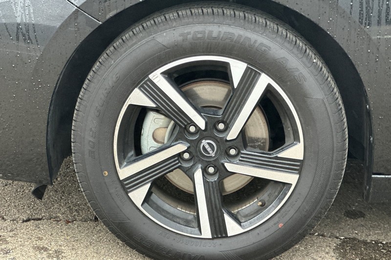 Nissan Sentra Vehicle Full-screen Gallery Image 43