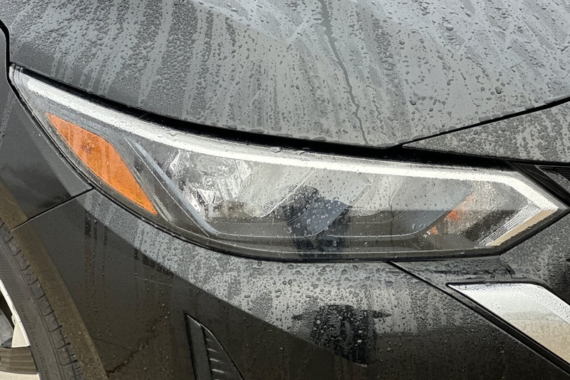 Nissan Sentra Vehicle Full-screen Gallery Image 44