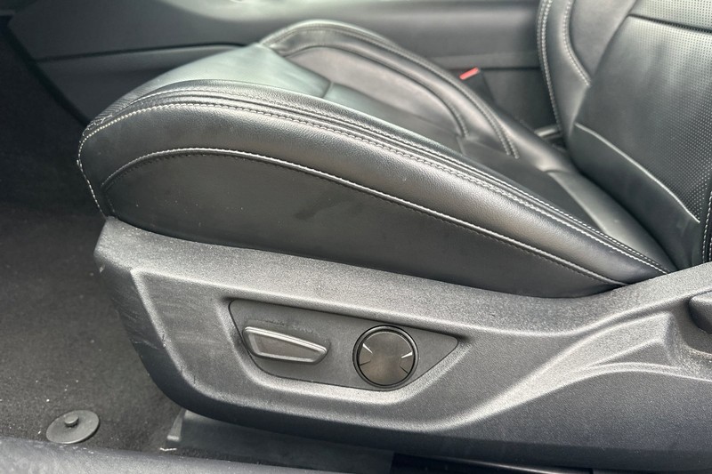 Ford Mustang Vehicle Full-screen Gallery Image 13