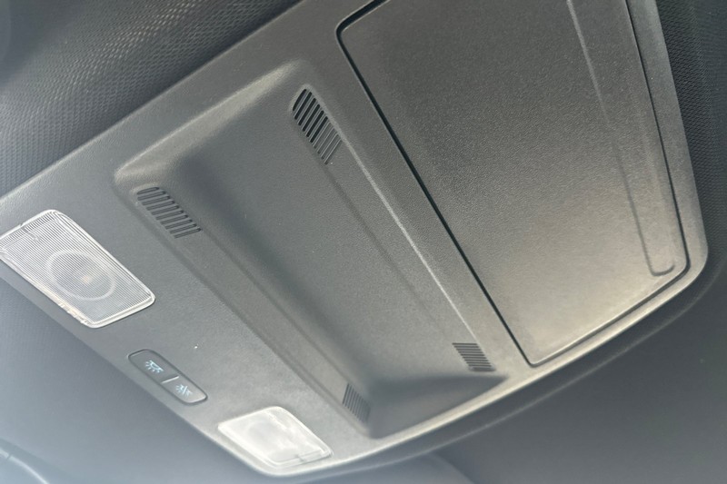 Ford Mustang Vehicle Full-screen Gallery Image 23