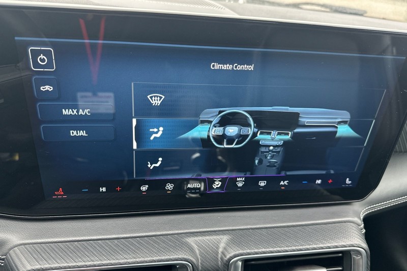 Ford Mustang Vehicle Full-screen Gallery Image 27