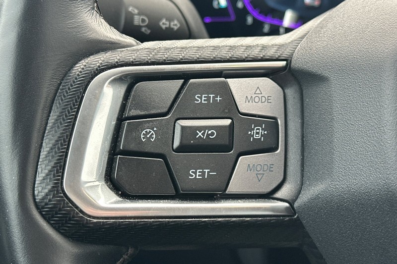 Ford Mustang Vehicle Full-screen Gallery Image 35