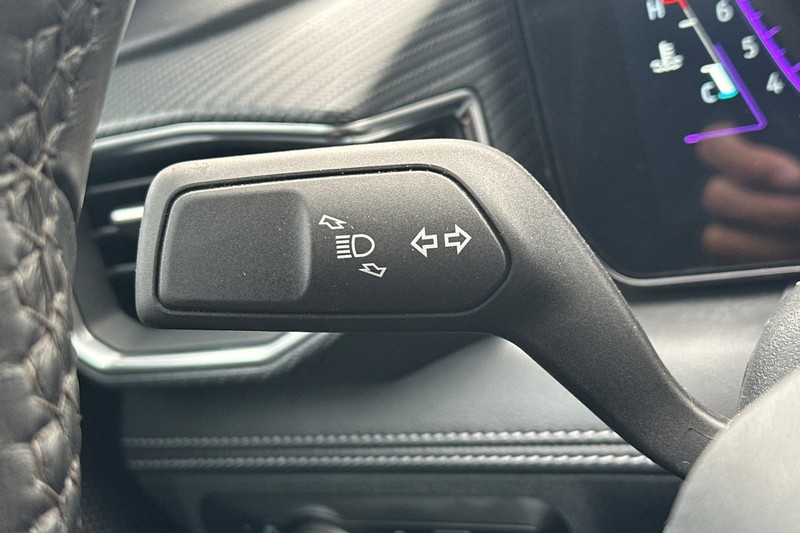 Ford Mustang Vehicle Full-screen Gallery Image 36