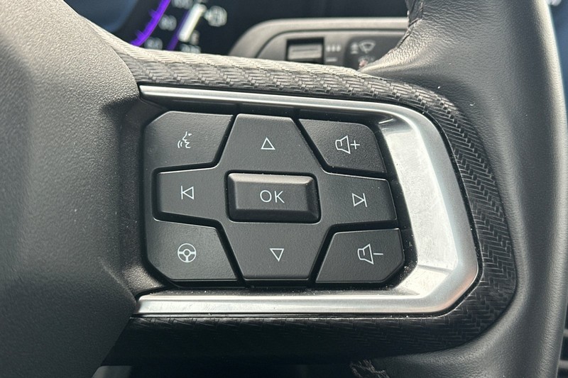 Ford Mustang Vehicle Full-screen Gallery Image 37