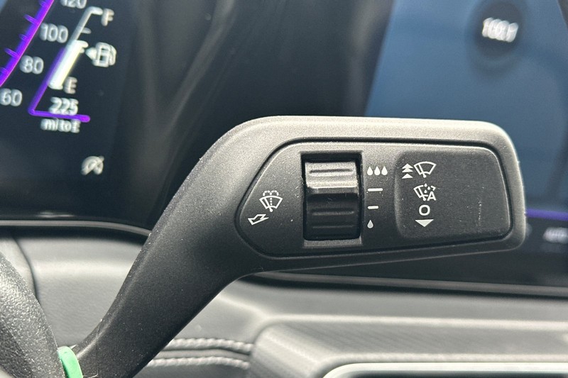 Ford Mustang Vehicle Full-screen Gallery Image 38