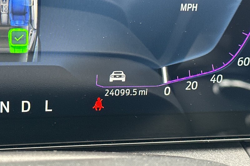 Ford Mustang Vehicle Full-screen Gallery Image 40