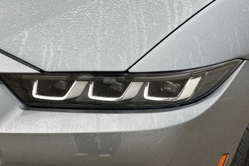 Ford Mustang Vehicle Full-screen Gallery Image 50