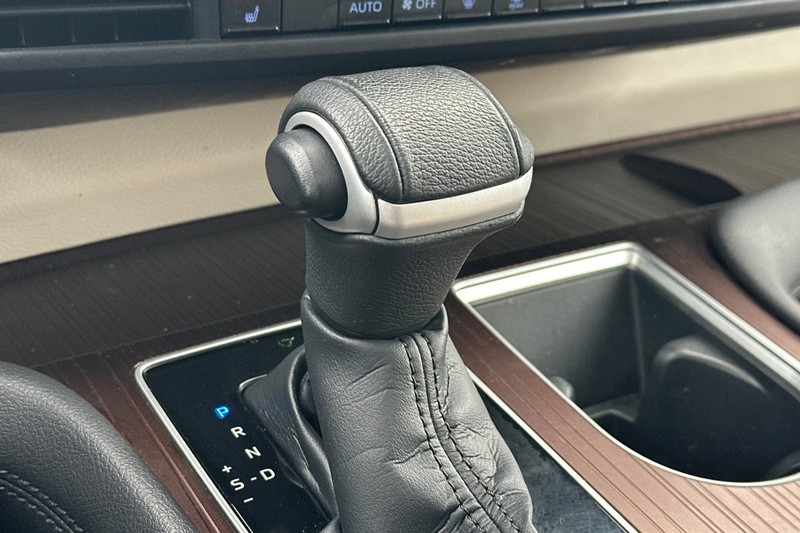 Toyota Sienna Vehicle Full-screen Gallery Image 33