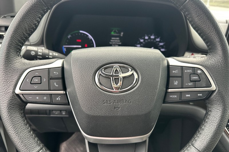 Toyota Sienna Vehicle Full-screen Gallery Image 35