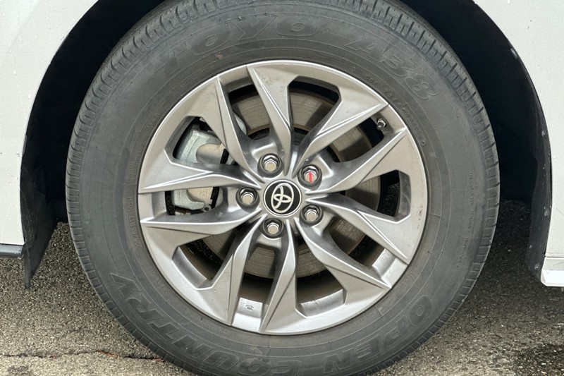 Toyota Sienna Vehicle Full-screen Gallery Image 44