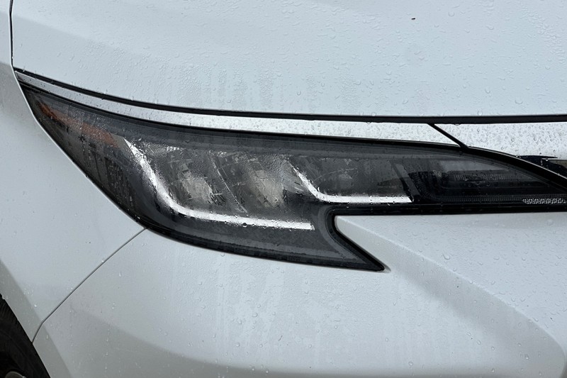 Toyota Sienna Vehicle Full-screen Gallery Image 45