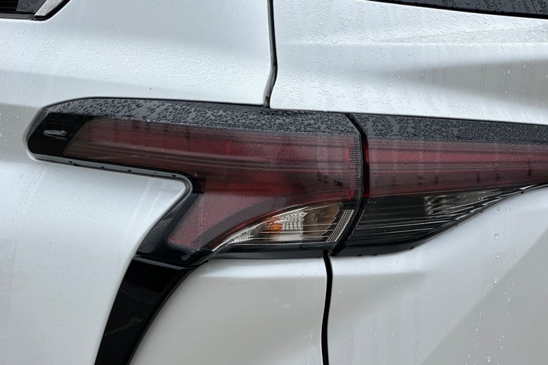 Toyota Sienna Vehicle Full-screen Gallery Image 47