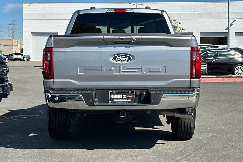 Ford F-150 Vehicle Full-screen Gallery Image 05