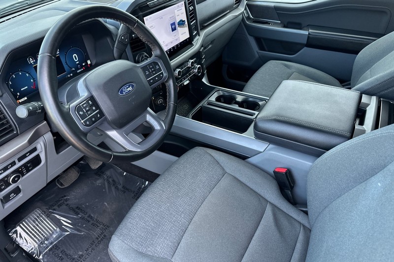 Ford F-150 Vehicle Full-screen Gallery Image 10