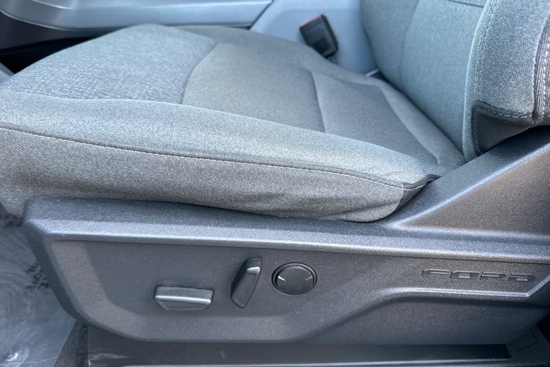 Ford F-150 Vehicle Full-screen Gallery Image 13