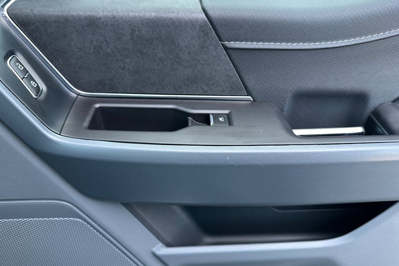 Ford F-150 Vehicle Full-screen Gallery Image 20