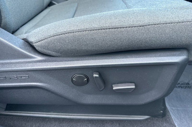 Ford F-150 Vehicle Full-screen Gallery Image 22