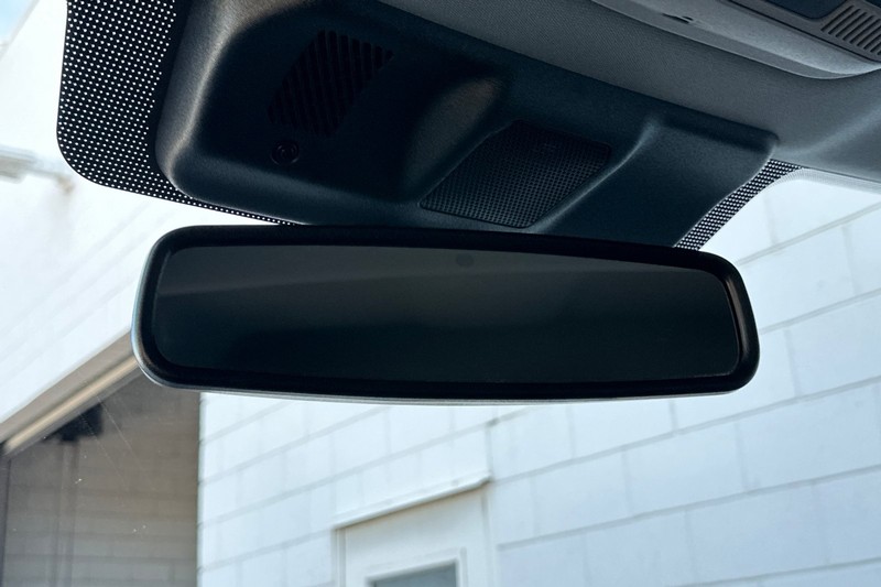 Ford F-150 Vehicle Full-screen Gallery Image 24